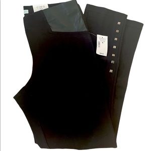 🖤 New with tag Slimming black pants with studs at bottom size M
